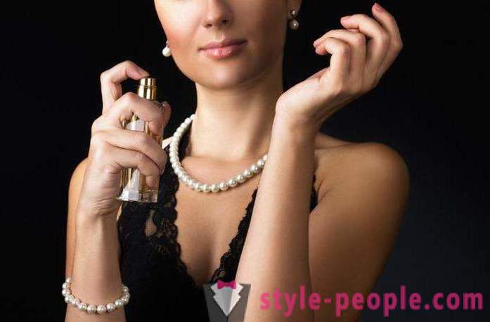 Parfumy s feromónmi: recenzia, mýtus alebo realita, ako akt