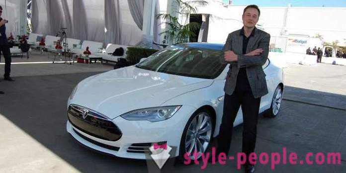 Autá z garáže Elon Musk