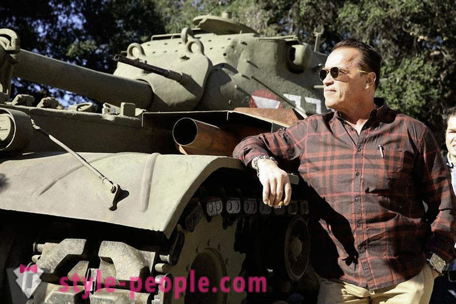 Arnold Schwarzenegger kanceláriu v armáde