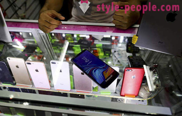Prečo obyvatelia Mexico City kúpiť falošné mobilné telefóny