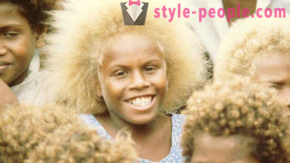Príbeh z čiernych obyvateľov Melanézie s blond vlasmi