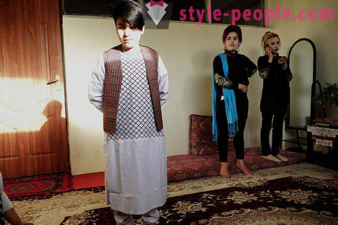 Prečo sú vznesené ako chlapcov v Afganistane, niektoré dievčatá