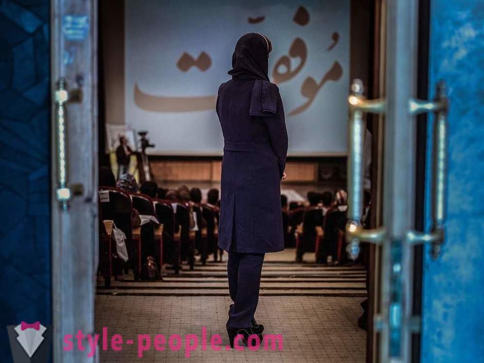Islam, cigarety a Botox - každodenný život žien v Iráne