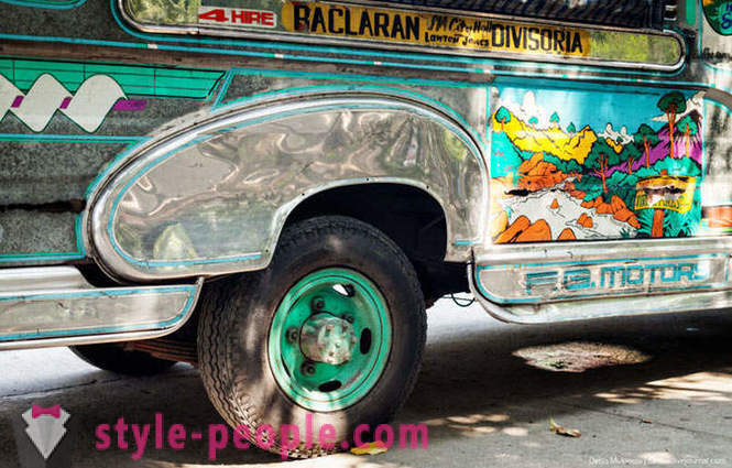Bright Filipínsky jeepney