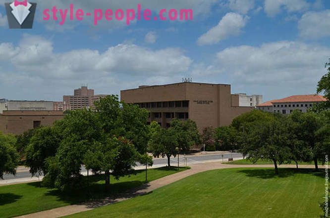 Chôdza na University of Texas