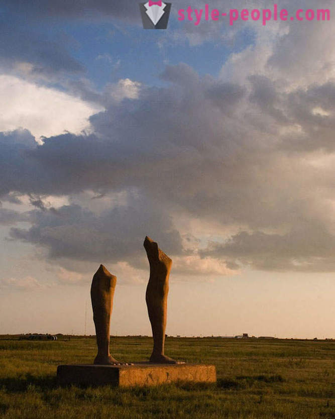 10 najbizarnejšie a podivné sochy na svete