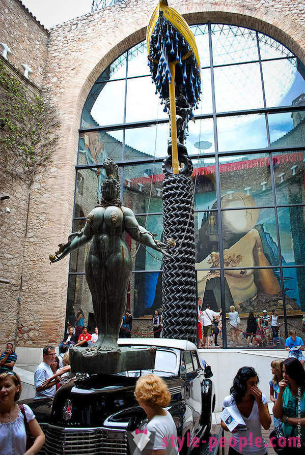 Salvador Dali múzeum a zámok jeho manželky