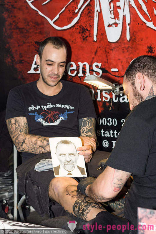 Tetovanie na medzinárodnej konferencii v Berlíne