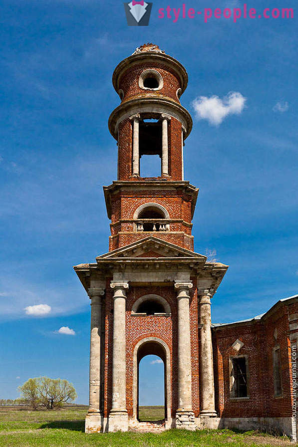 Opustených kostolov a fresky v regióne Lipetsk