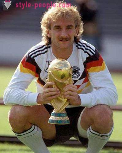 Rudi Völler - nemecký futbalista a tréner: biografia, športové úspechy