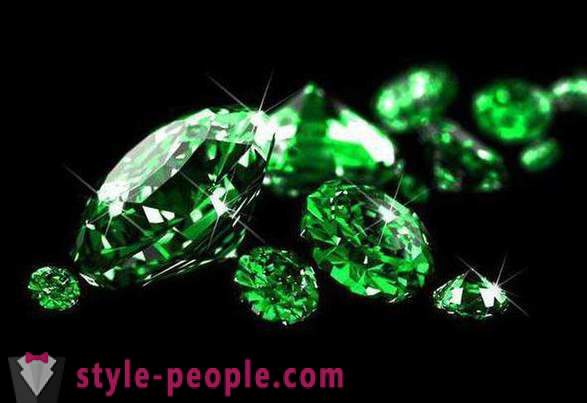 Zelené drahokamy: smaragd, diamantoid, turmalín