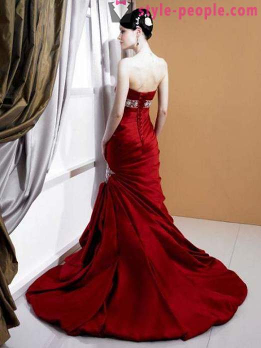 Červené alebo biele svadobné šaty?