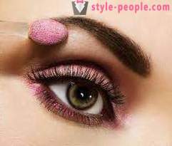 Make-up pre inkrementálne zvýšenie oko (viď foto). Make-up pre hnedé oči zvýšiť oko