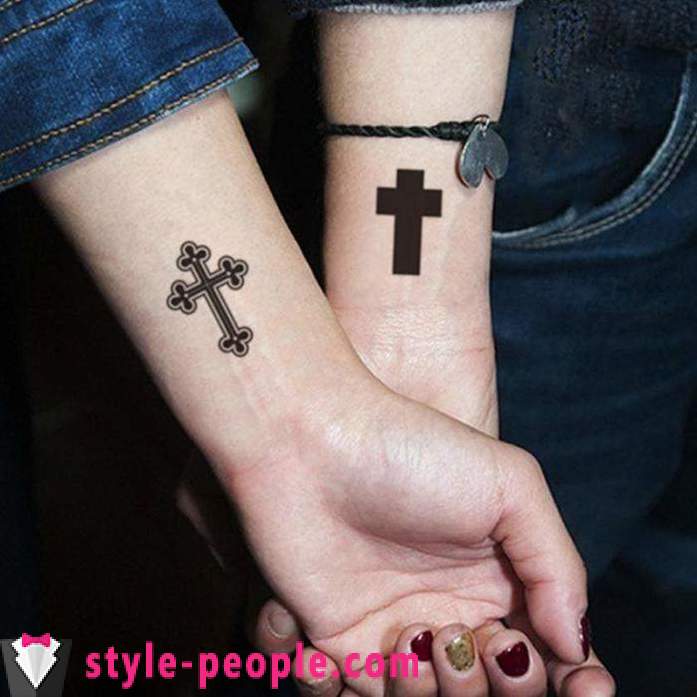 Kríž tetovanie na paži. jeho hodnota
