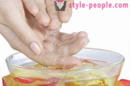 Ako odstrániť akrylové nechty doma? Vybratie akrylové nechty: recenzia