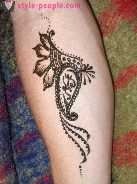 Dočasné tetovanie hennou doma